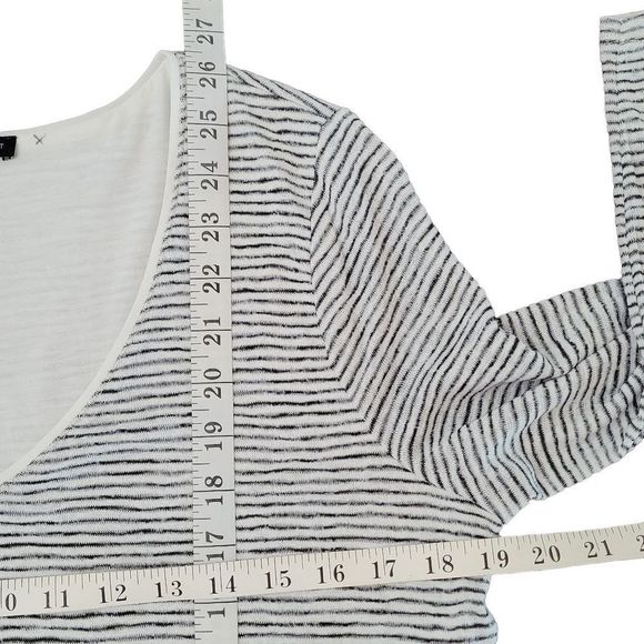 White House Black Market | 3/4 Length Sleeve Blouse | Size: M - Picture 5 of 6